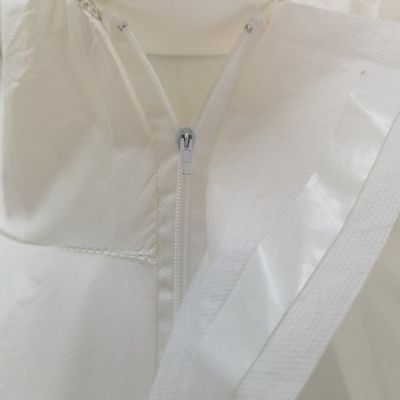 Werkkleding 175*140cm Wegwerpwit Microporeus 56GSM Tyvek 500 PPE Pak voor de markt van Chili